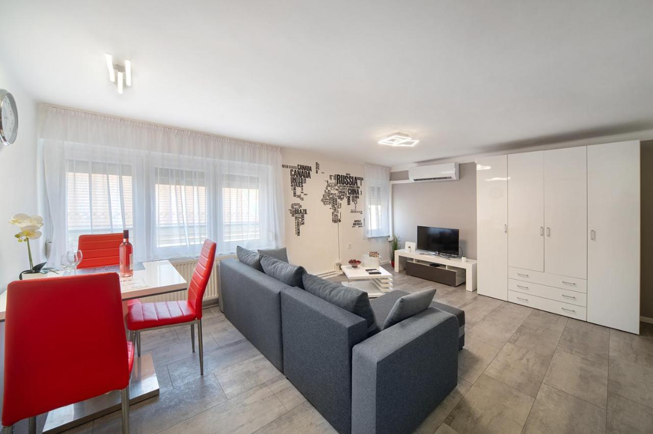 Centroom Pecs Apartman Екстериор снимка